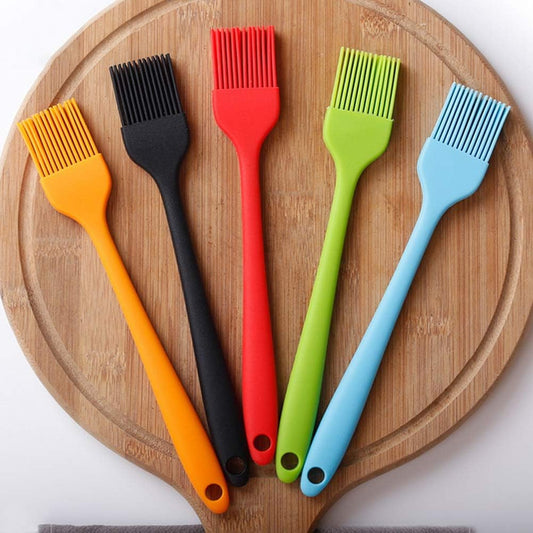 01 Piece Food Grade Kitchen Household Oil Heat Resistant Silicone Brush, Brush For Perfect Apply Baking, Cooking, BBQ Basting Baking Cooking Bbq Grill Spread Oil Butter Sauce ( Random Color )